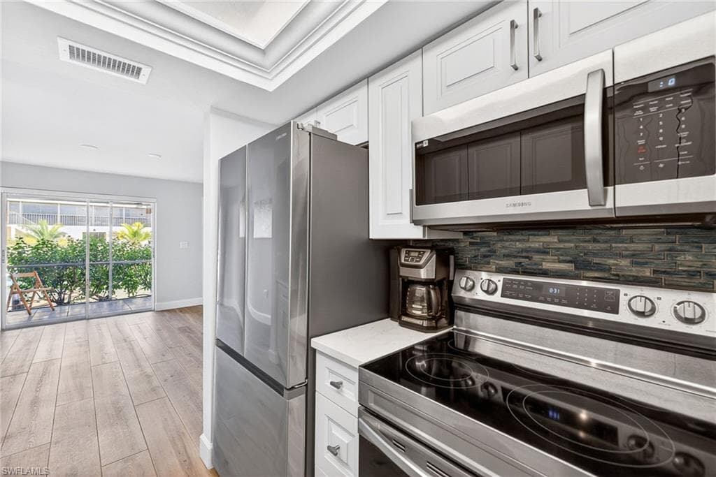 1523 Chesapeake AVE # B4, NAPLES FL 34102-9