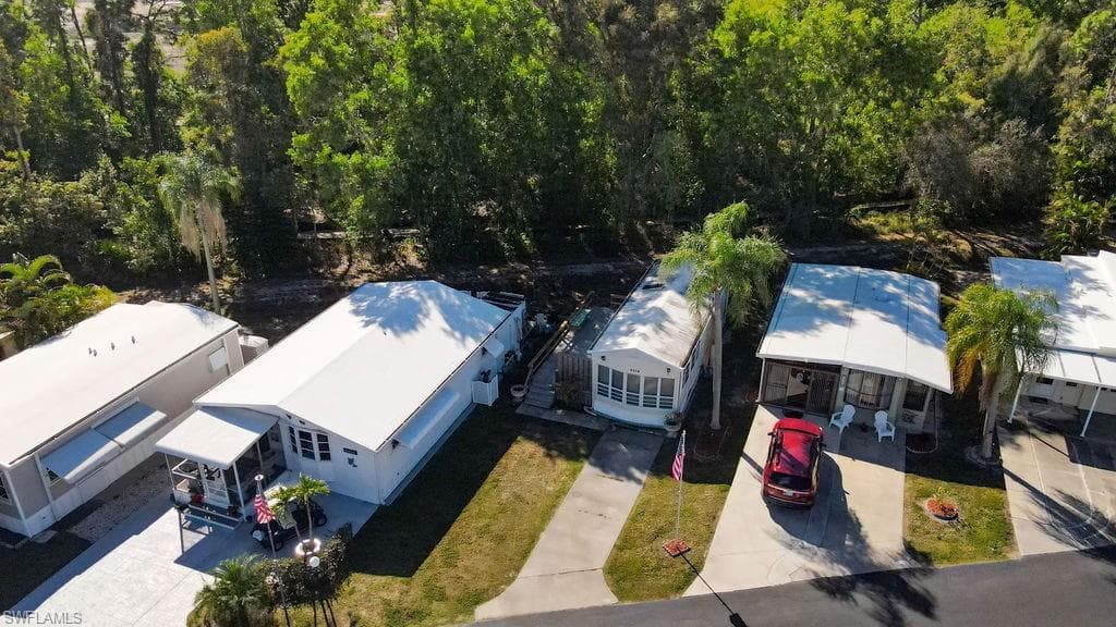 8516 Pepperwood DR, ESTERO FL 33928-18