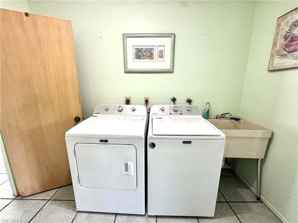 1048 Porpoise RD, VENICE FL 34293-15