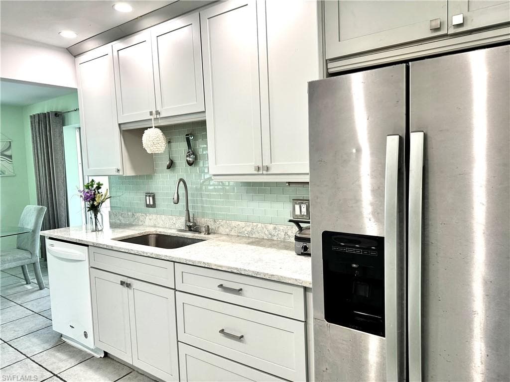 1048 Porpoise RD, VENICE FL 34293-3
