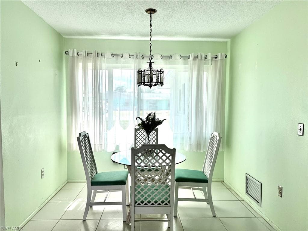 1048 Porpoise RD, VENICE FL 34293-7