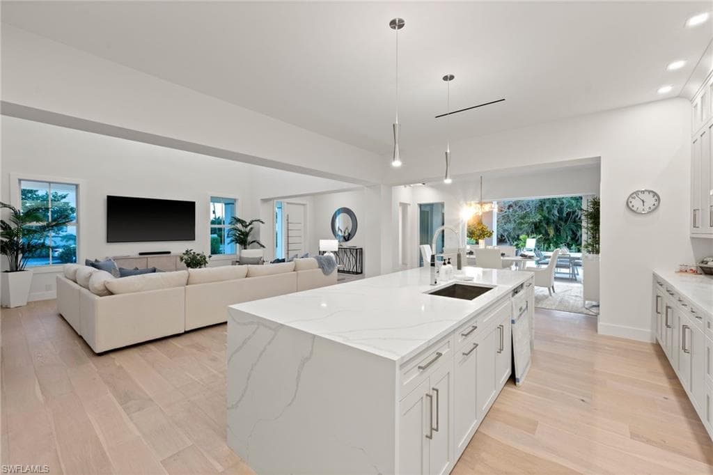 1984 FREDERICK ST, NAPLES FL 34112-9