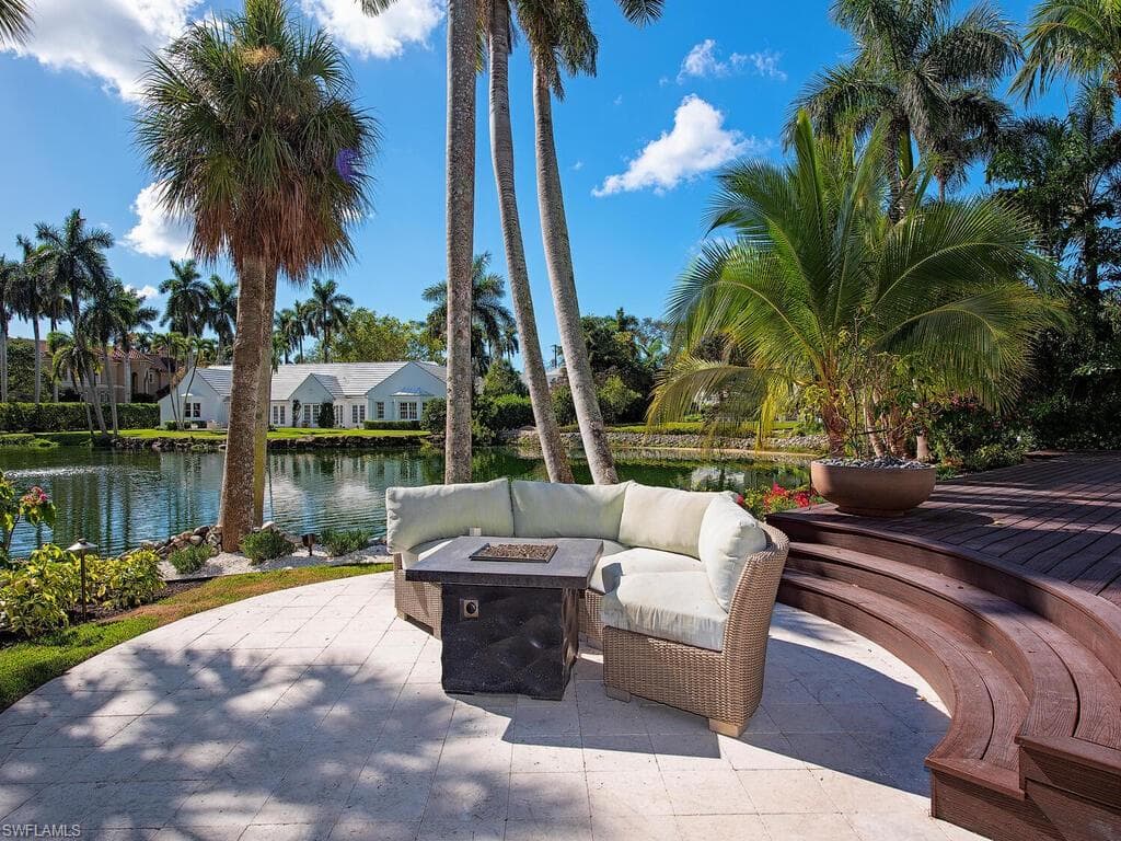 2375 Lantern LN, NAPLES FL 34102-17