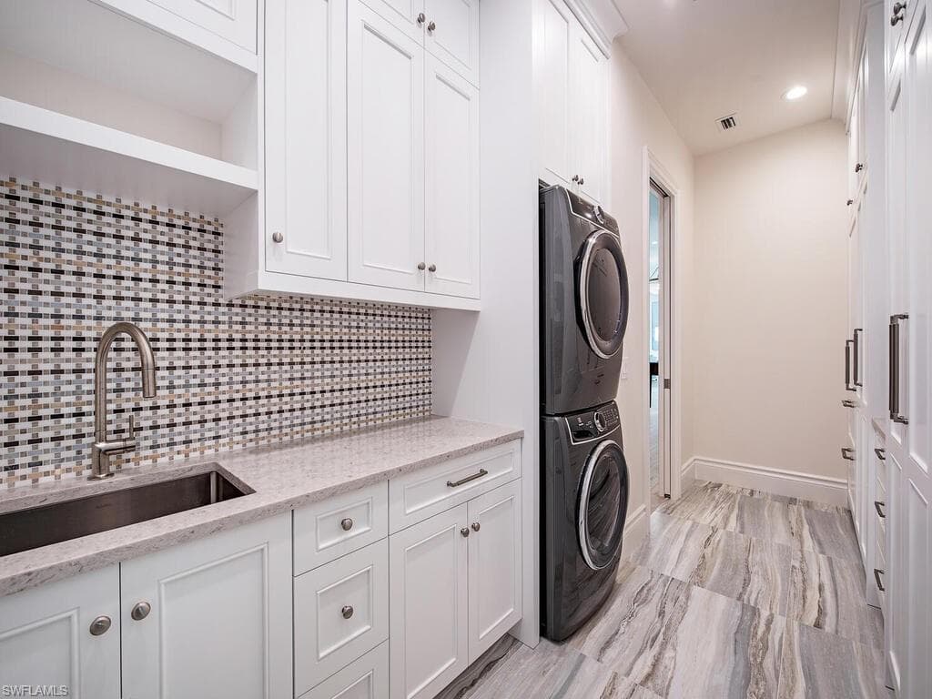 2375 Lantern LN, NAPLES FL 34102-28