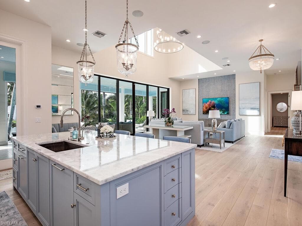 2375 Lantern LN, NAPLES FL 34102-7