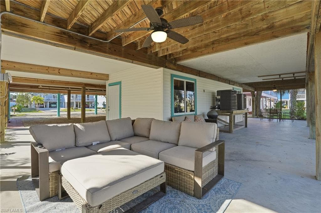 21697/699 Indian Bayou DR, FORT MYERS BEACH FL 33931-40