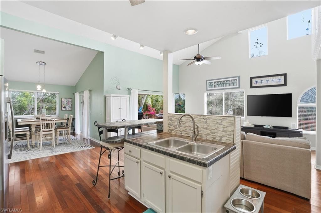 21697/699 Indian Bayou DR, FORT MYERS BEACH FL 33931-10