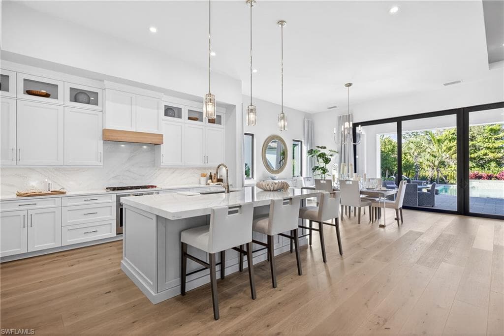 2051 Cambridge Park DR, NAPLES FL 34109-12