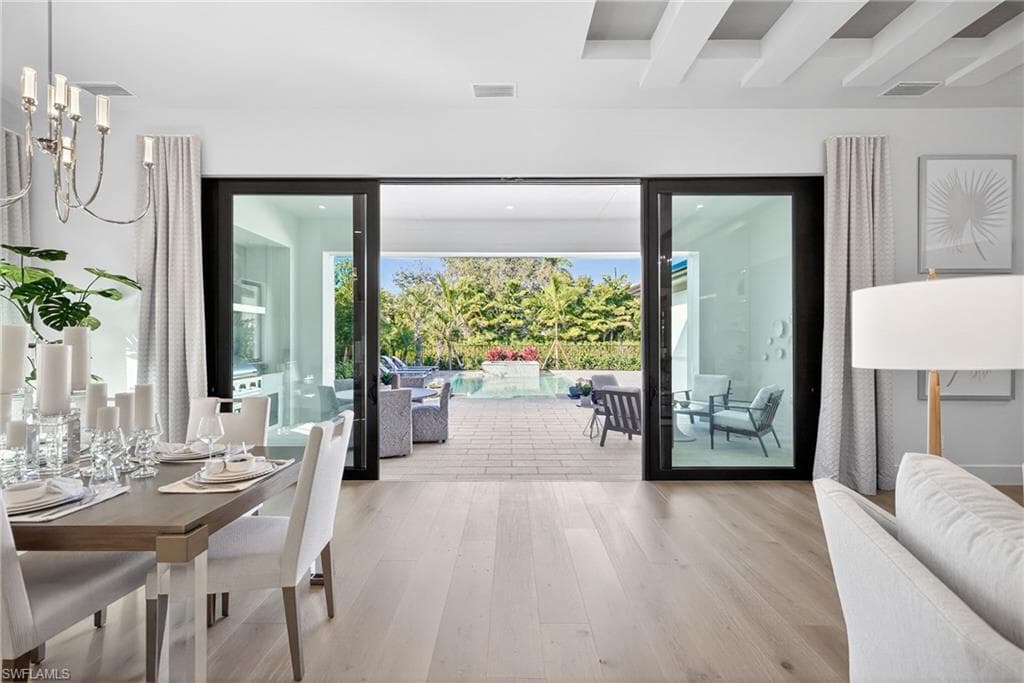 2051 Cambridge Park DR, NAPLES FL 34109-32