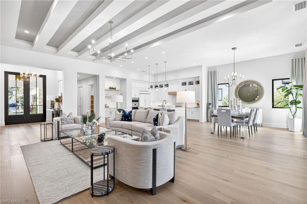 2051 Cambridge Park DR, NAPLES FL 34109-3