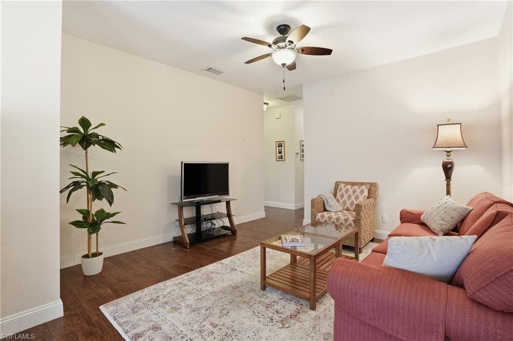 10711 Maui CIR, ESTERO FL 33928-5