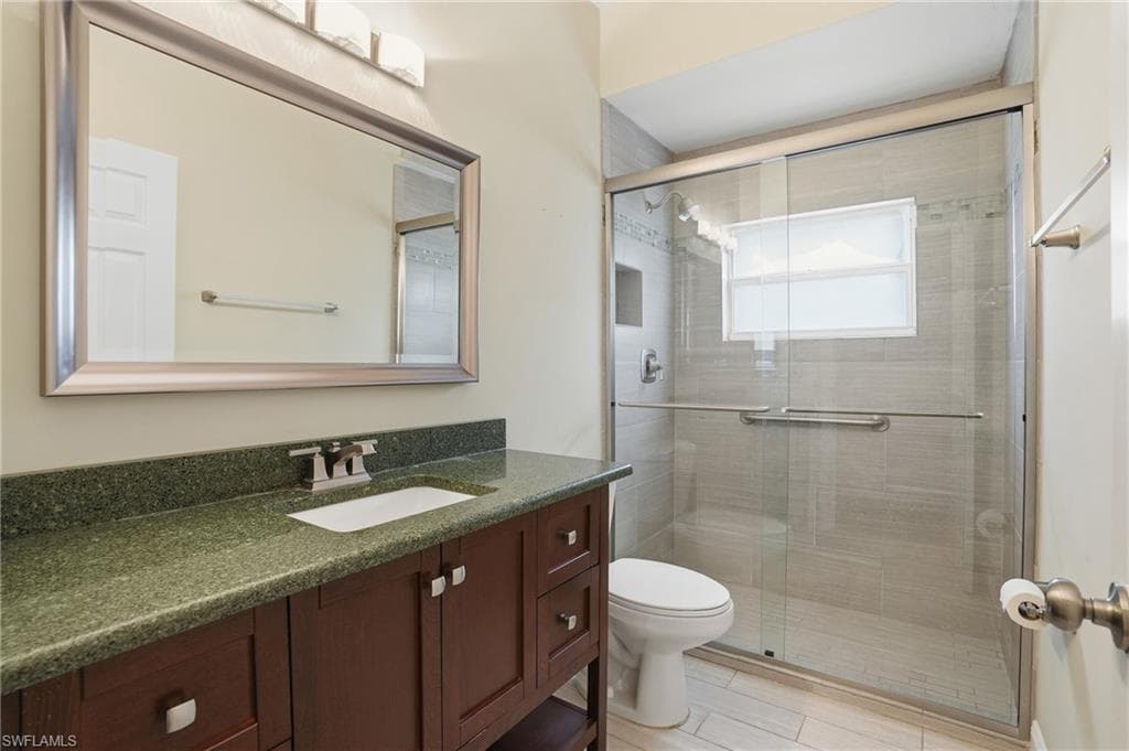 10711 Maui CIR, ESTERO FL 33928-23