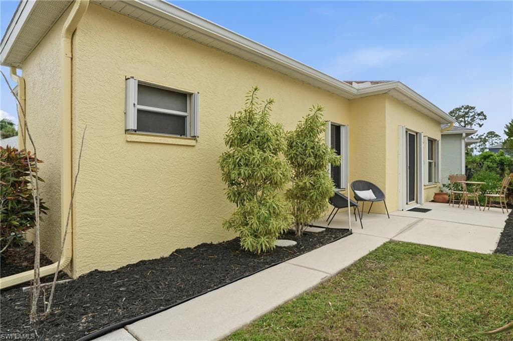 10711 Maui CIR, ESTERO FL 33928-29