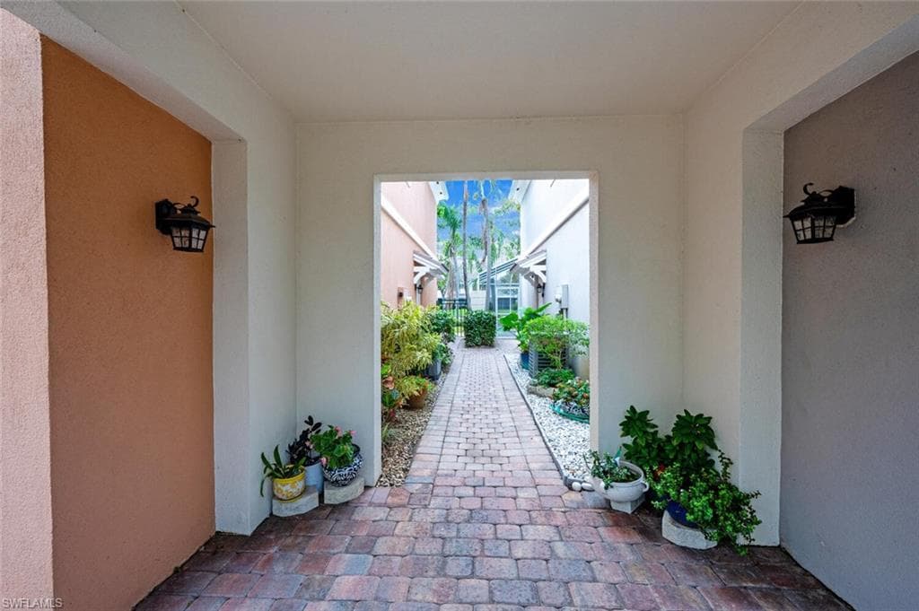 5417 Cove CIR # 112, NAPLES FL 34119-1
