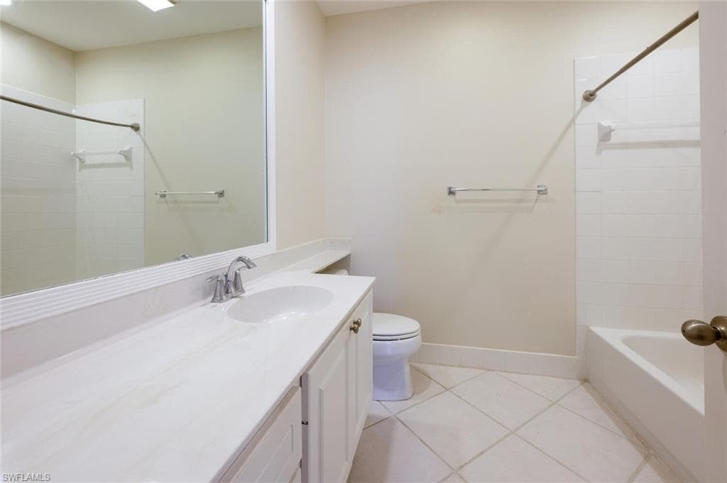 5417 Cove CIR # 112, NAPLES FL 34119-25