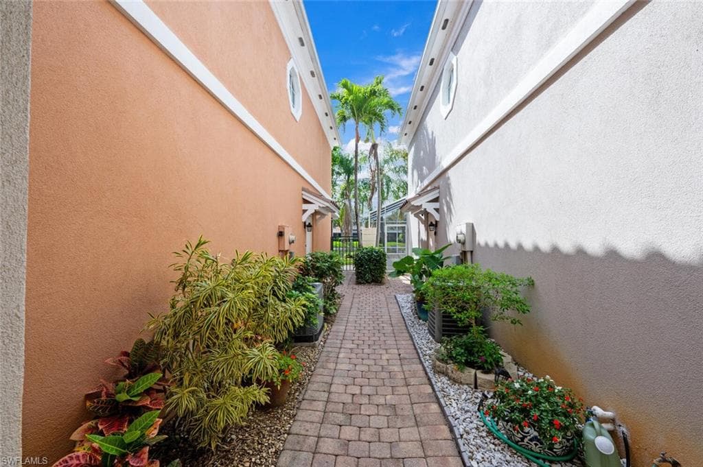 5417 Cove CIR # 112, NAPLES FL 34119-2