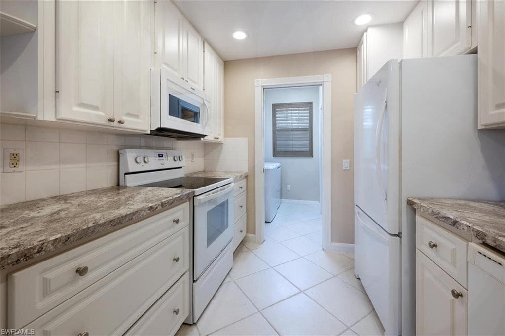 5417 Cove CIR # 112, NAPLES FL 34119-8