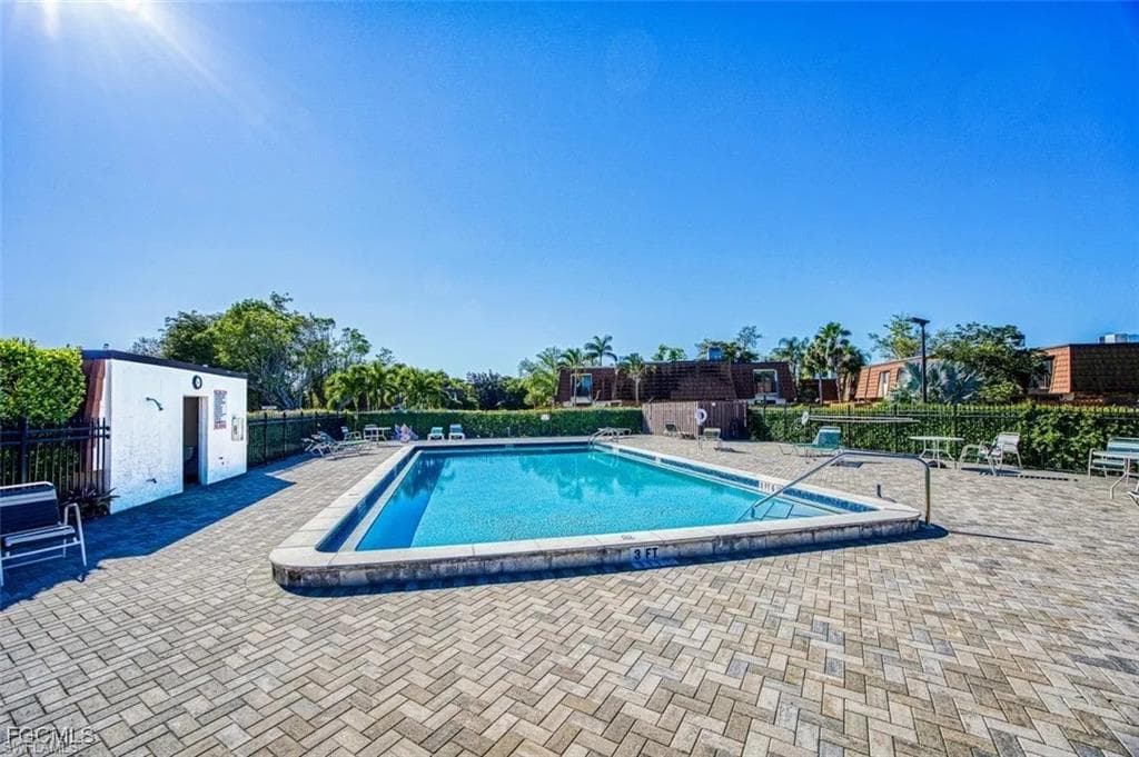 1406 Park Shore CIR 3-26