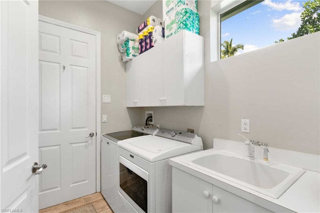 27190 Driftwood DR, BONITA SPRINGS FL 34135-13