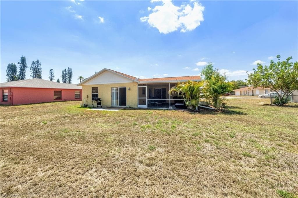 10746 Lemontree CT, LEHIGH ACRES FL 33936-21