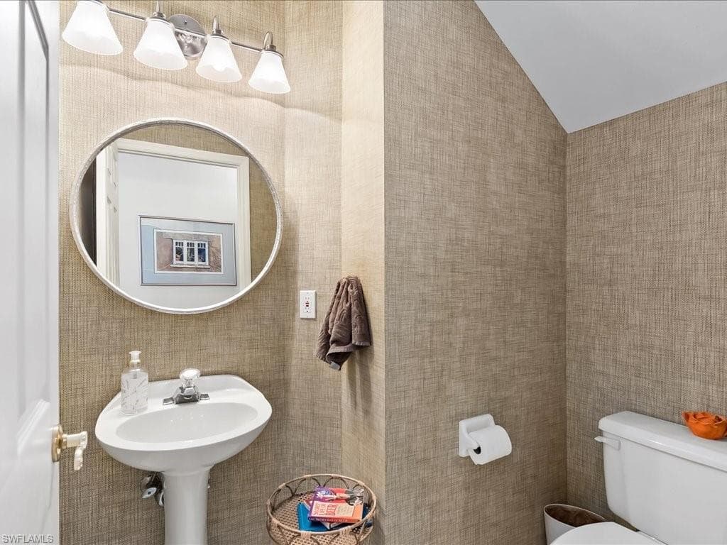 20591 Groveline CT, ESTERO FL 33928-35