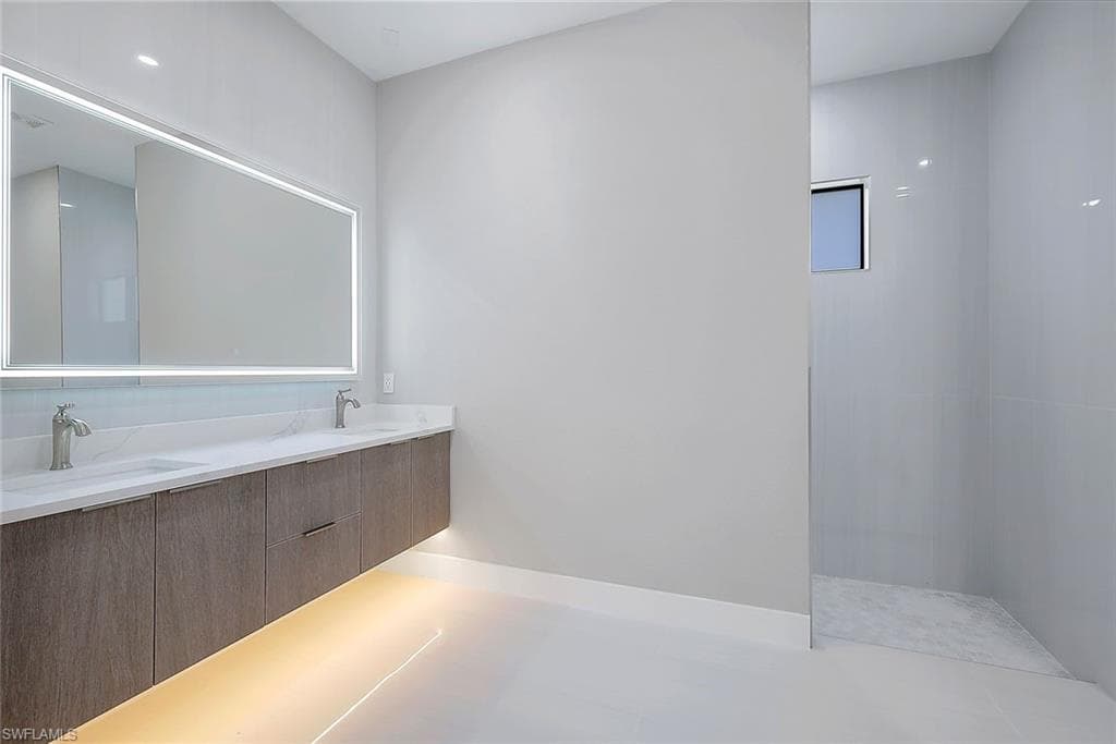 3632 3rd AVE SW-13