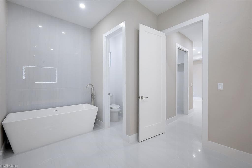 3632 3rd AVE SW-14