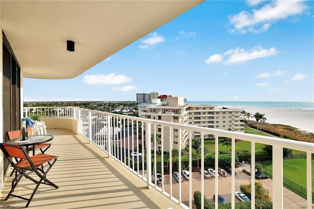 260 Seaview CT # 906, MARCO ISLAND FL 34145-26