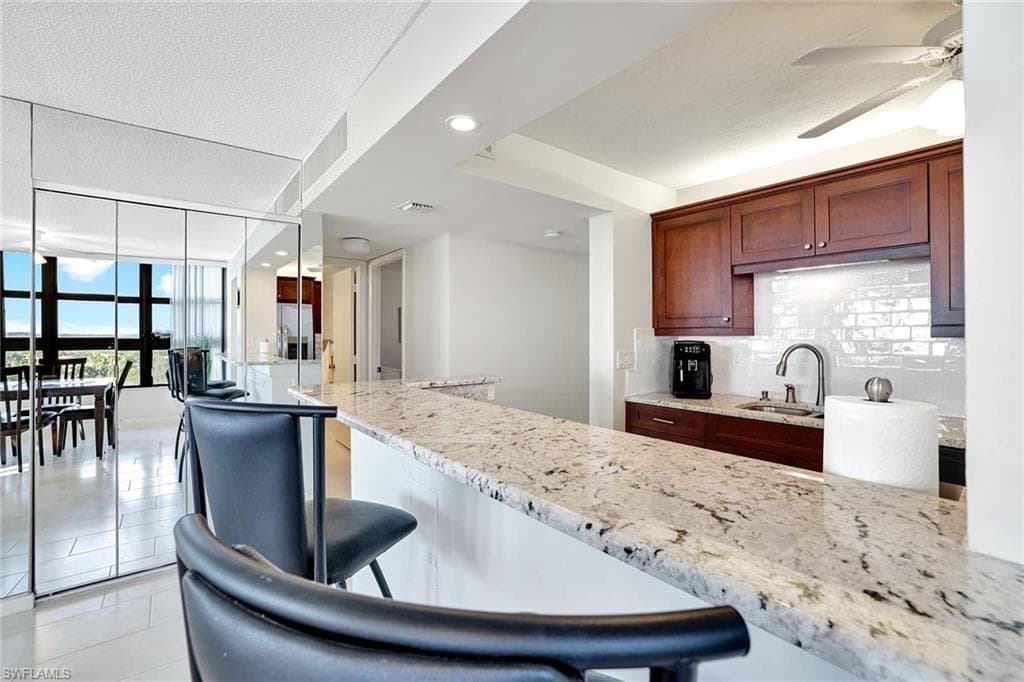 260 Seaview CT # 906, MARCO ISLAND FL 34145-11