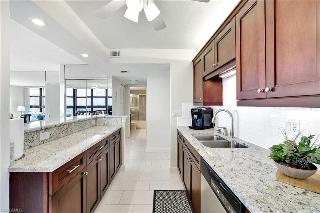 260 Seaview CT # 906, MARCO ISLAND FL 34145-8