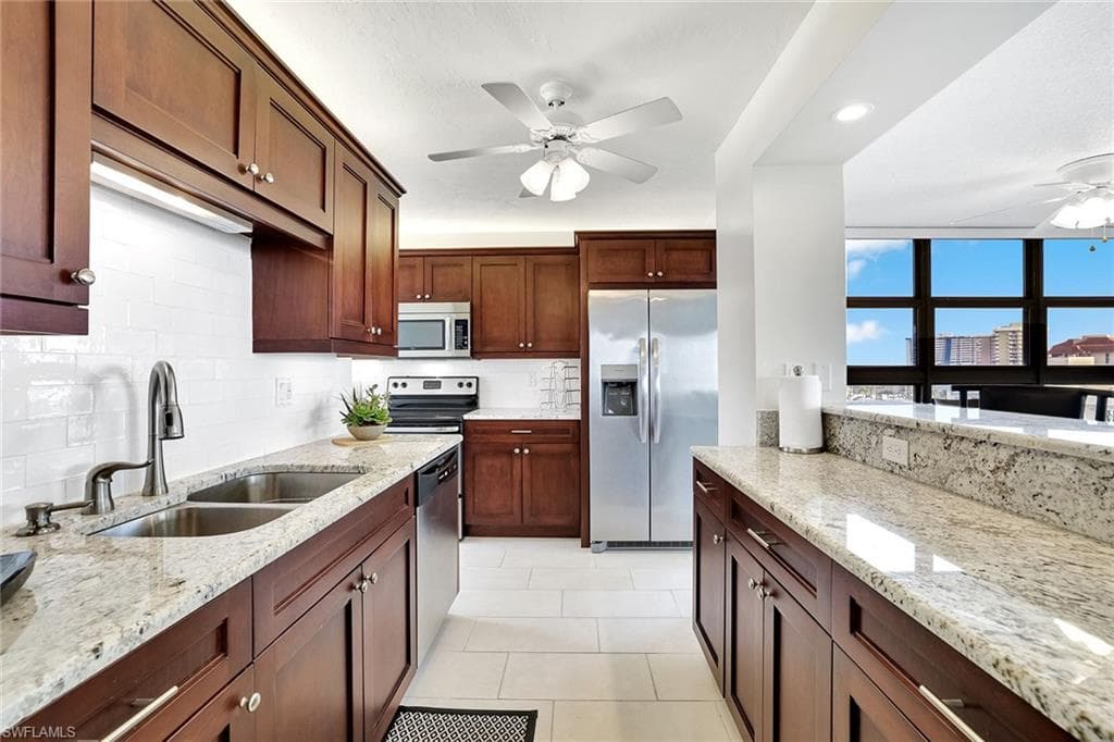 260 Seaview CT # 906, MARCO ISLAND FL 34145-10