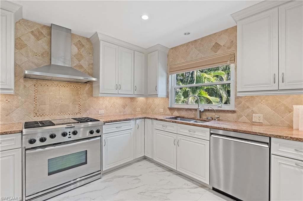 15839 Silverado CT, FORT MYERS FL 33908-12