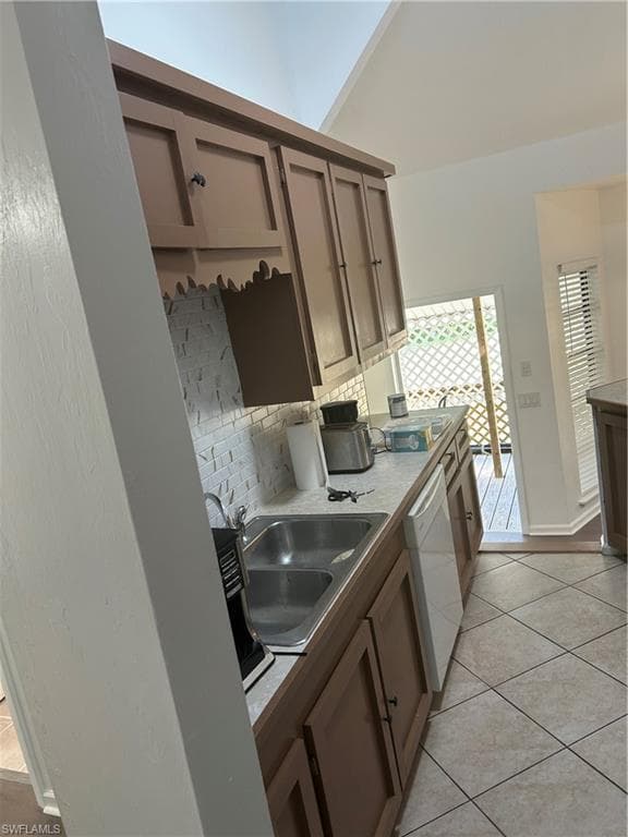 281 Benson ST E, NAPLES FL 34113-4