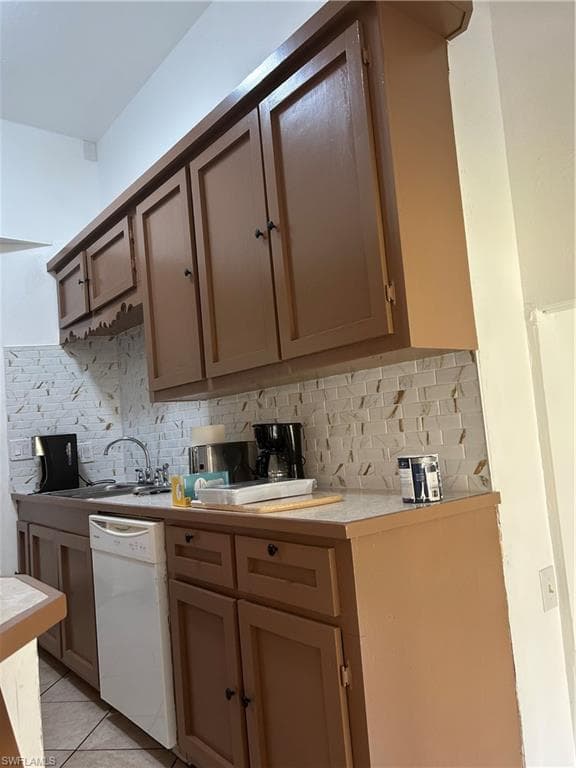 281 Benson ST E, NAPLES FL 34113-19