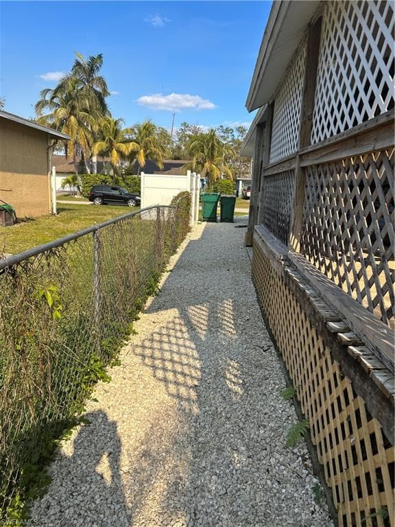 281 Benson ST E, NAPLES FL 34113-7