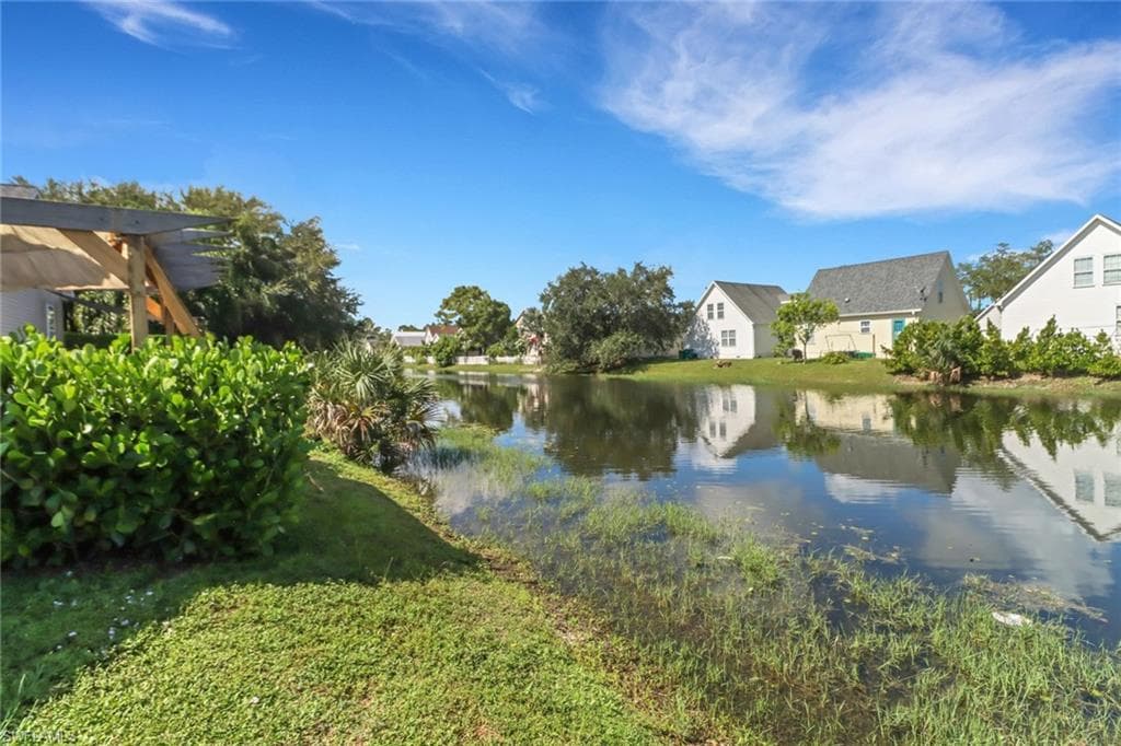 398 Leawood CIR, NAPLES FL 34104-25