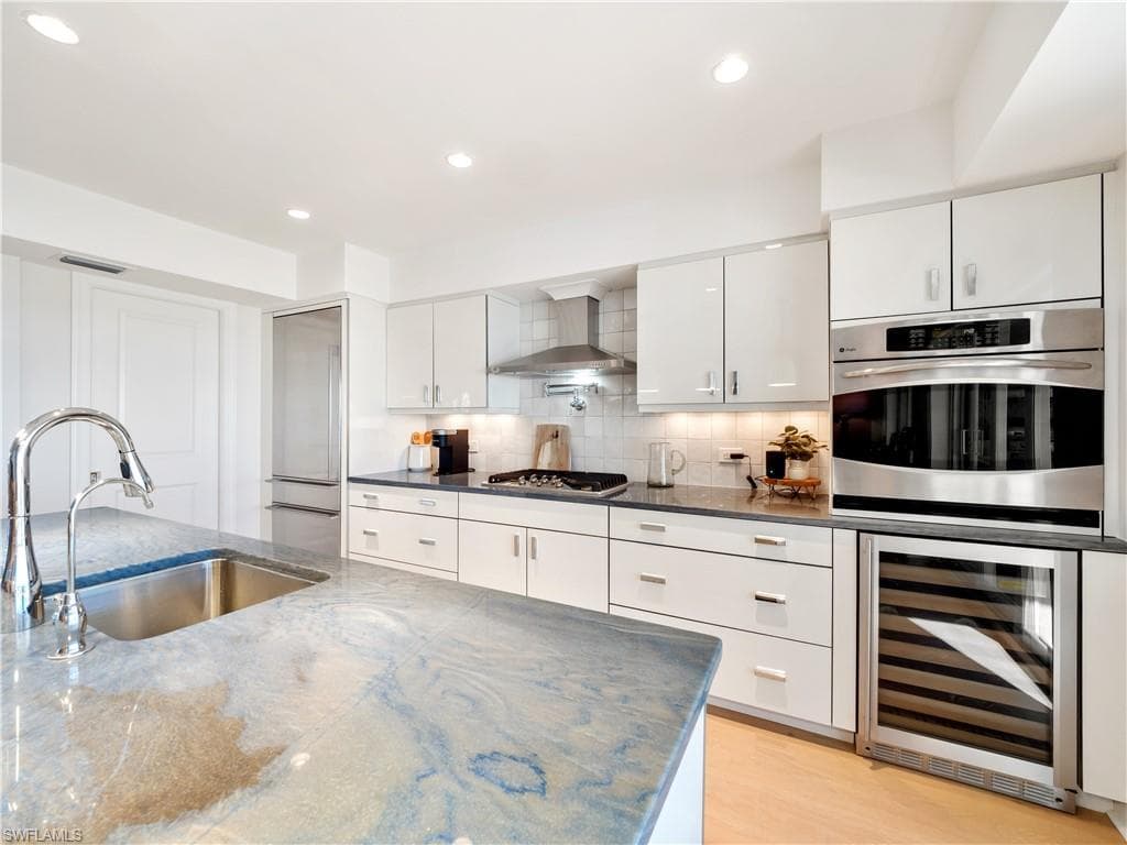 1 Sunset Captiva LN, CAPTIVA FL 33924-15