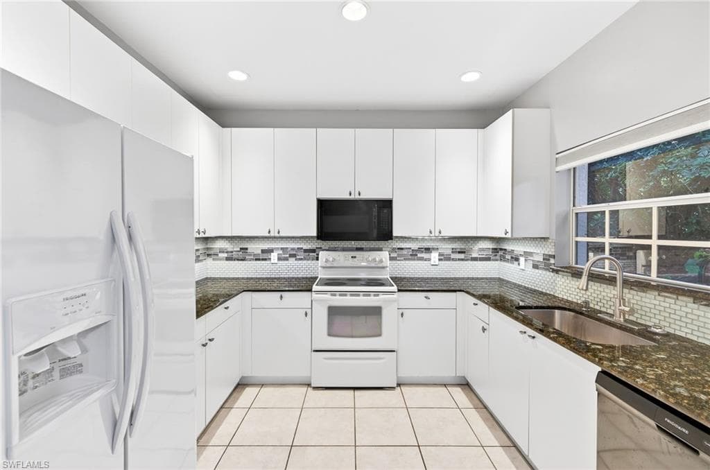 3258 Tamara DR 2-10