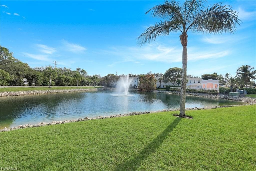 3250 Cypress Glen WAY # 402, NAPLES FL 34109-26