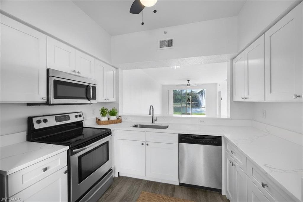 3250 Cypress Glen WAY # 402, NAPLES FL 34109-1