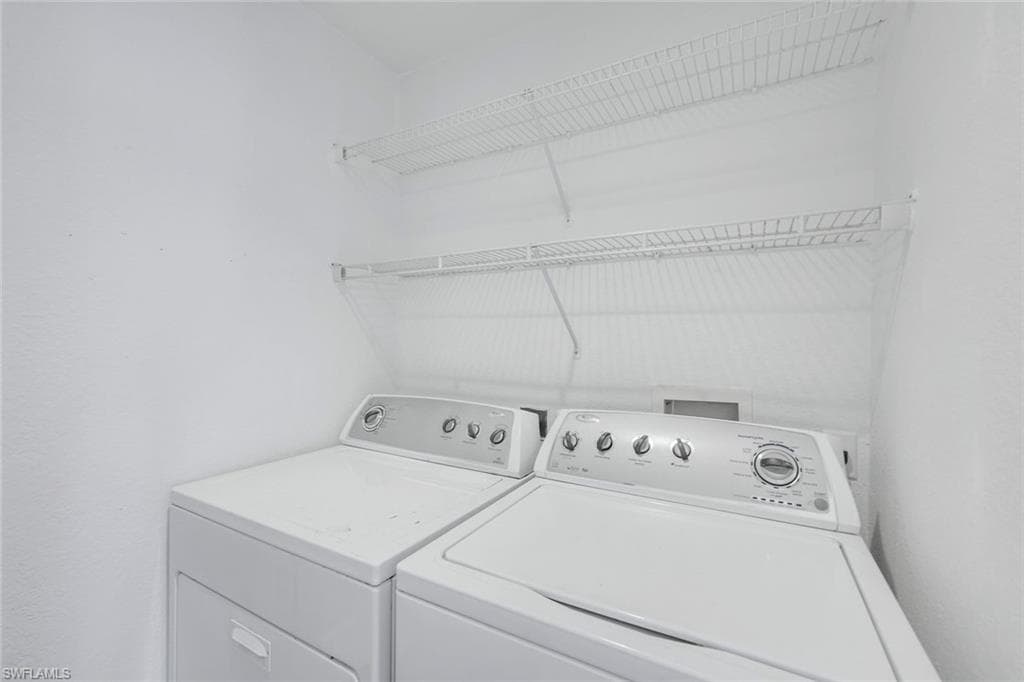 3250 Cypress Glen WAY # 402, NAPLES FL 34109-21