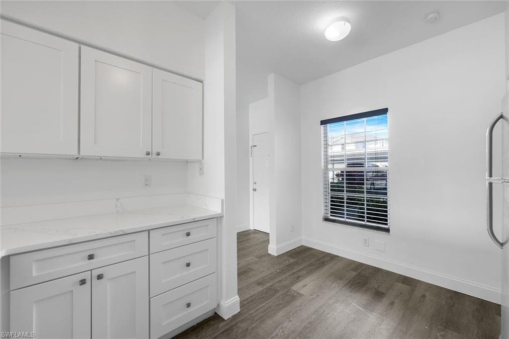 3250 Cypress Glen WAY # 402, NAPLES FL 34109-3