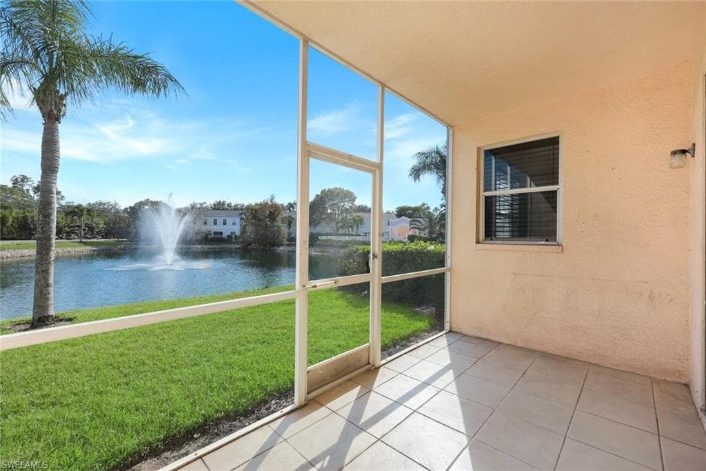 3250 Cypress Glen WAY # 402, NAPLES FL 34109-24