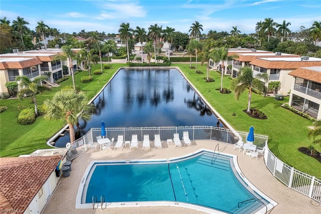 1155 Sandpiper ST # C7, NAPLES FL 34102-17