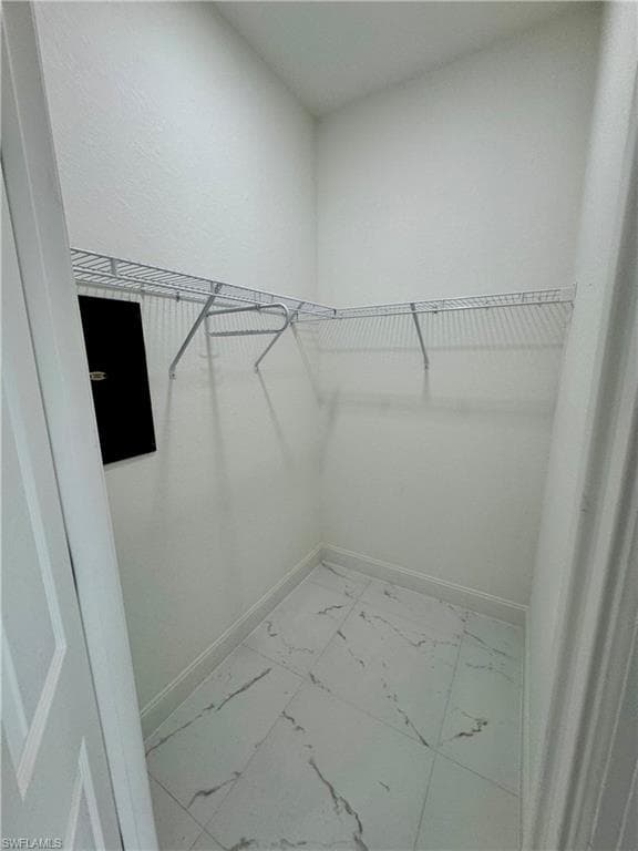 3743 Kenyon ST-10