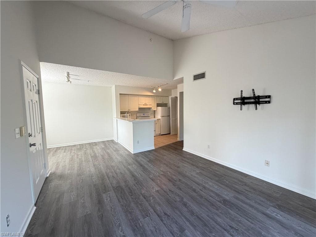 1260 Wildwood Lakes BLVD # 208, NAPLES FL 34104-1