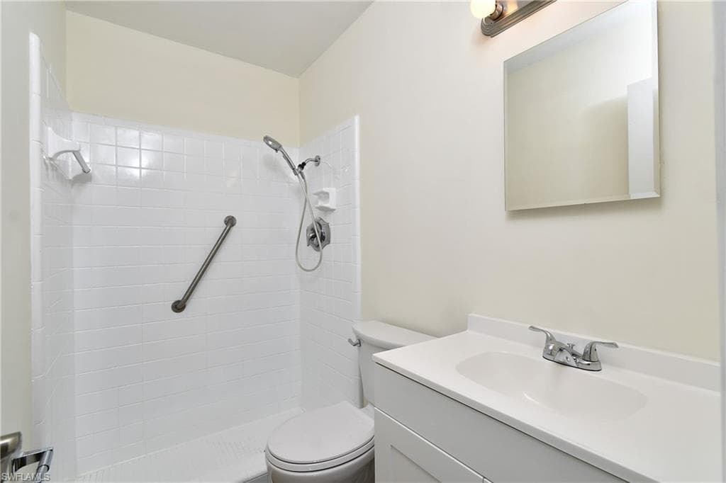 44 Tangelo CT, LEHIGH ACRES FL 33936-9