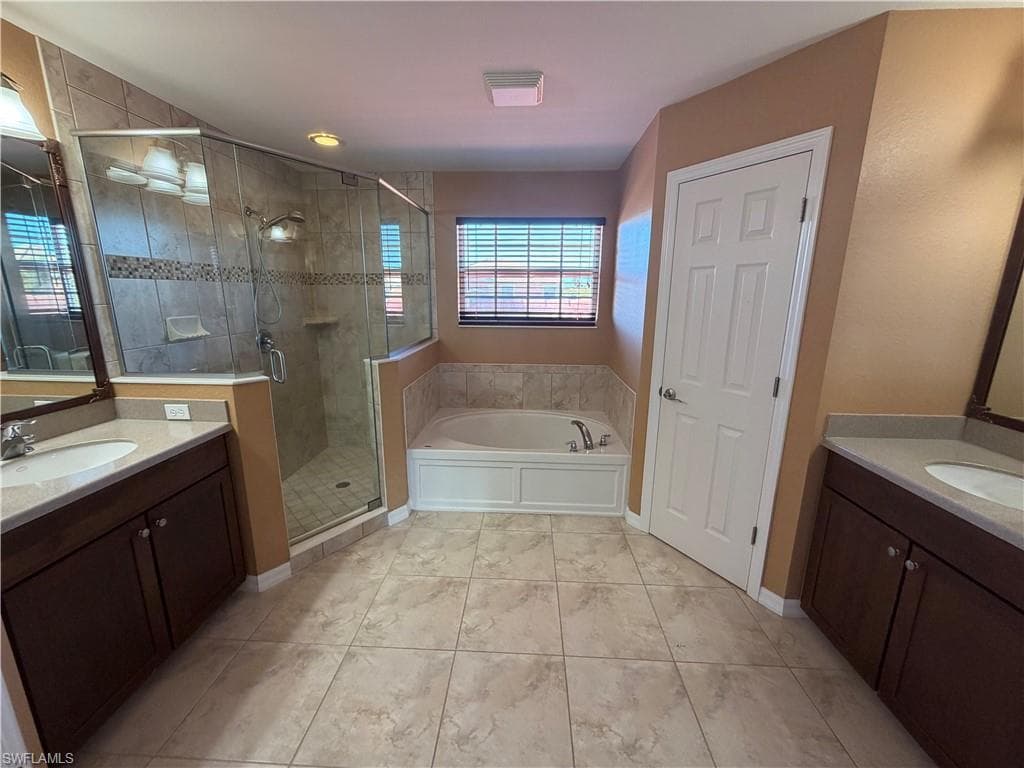 16511 Whispering Trace CT, FORT MYERS FL 33908-12