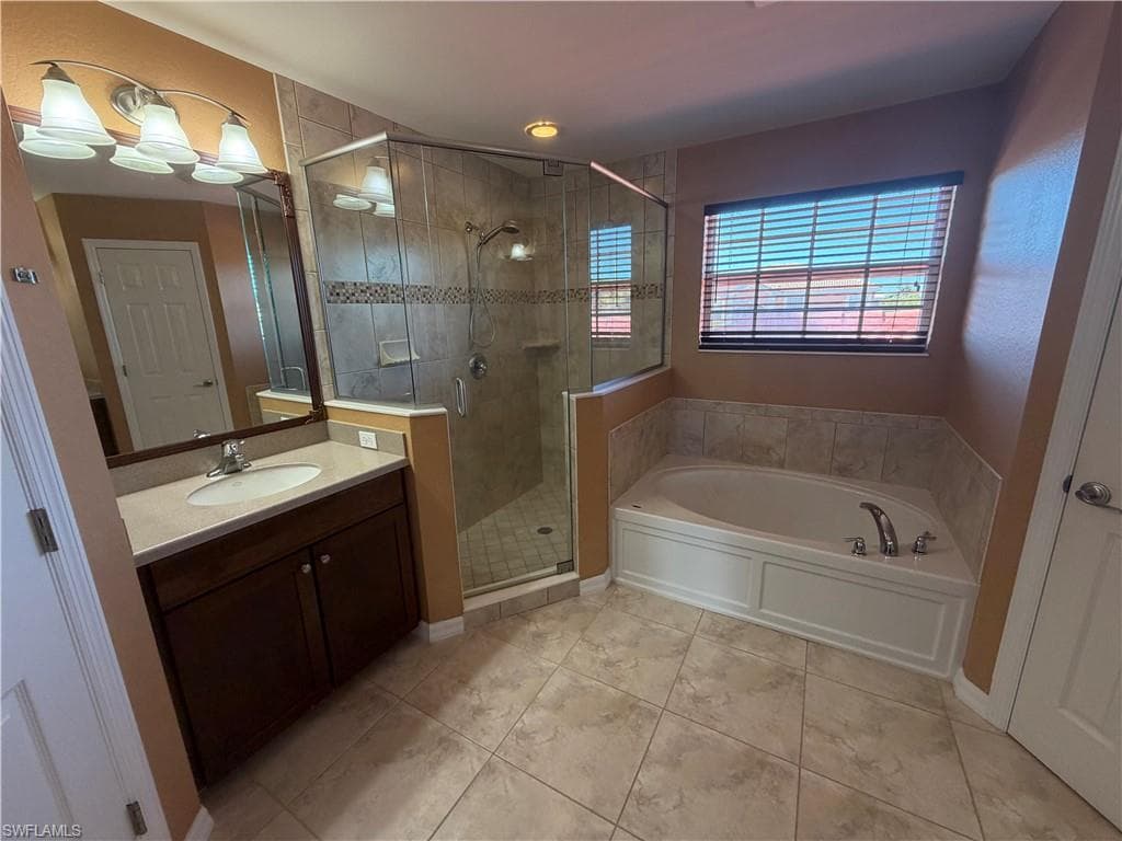 16511 Whispering Trace CT, FORT MYERS FL 33908-13