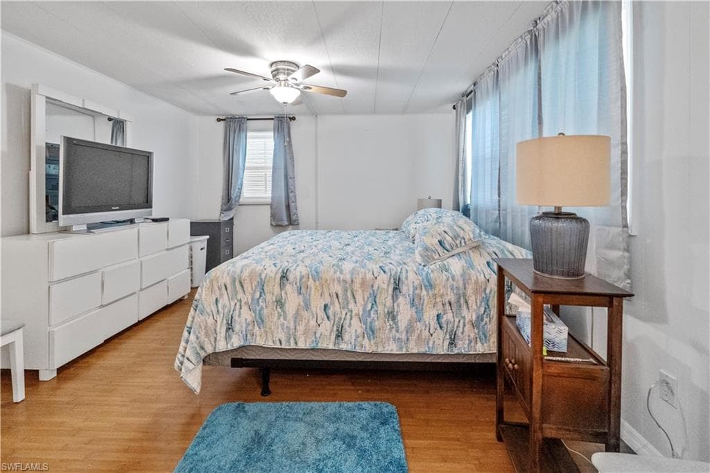17 Saint Raphael DR-22